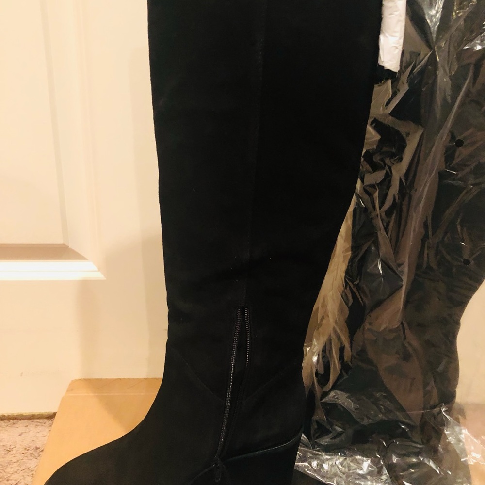 Boots - Picture 2 of 6